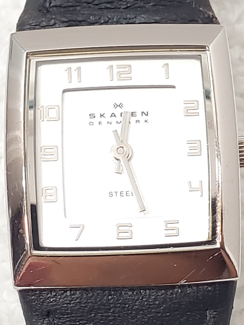 Vintage Skagen Denmark Women's Quartz Watch Black Leather Strap Silver Dial